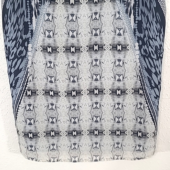 CABI Sleeveless Patterned Lightweight Blue/Gray Tunic Top, size XS - Picture 3 of 7